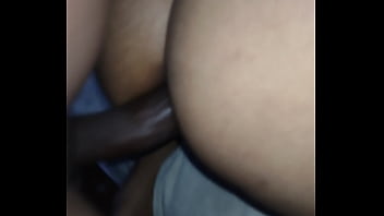 Esposa de quatro levando no cozinho