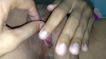 ปลอบใจสาวพยาบาลด้วยควยของฉันที่แหย่เข้ารูหีของเธอจนน้ำแตก