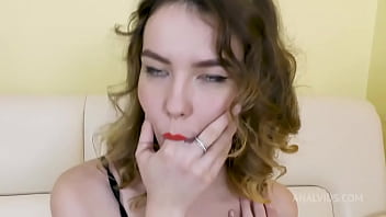 Alice paradise experiments with her ass gs017