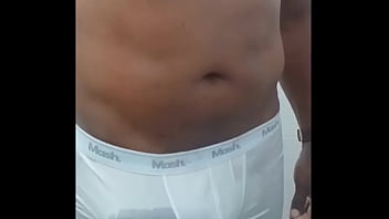 A rola enorme grande e grossa do negorubi