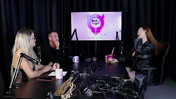 Loira Gostosa Pelada Leva Chicotada Na Bunda Depois Da Convidada Falar Dos Aprendizados Das Sessões E O Dia Que O Cliente Defecou Por Não Saber Fazer Uma Chuca Maisa Pravo Domme Sheer Red thumbnail