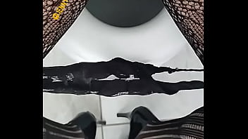 Deliciosa Travesti Desnuda En Zapatillas Y Mis Pantimedias thumbnail