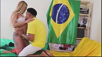Para comemorar a vitória do brasil nossa estreante deu o cuzinhoevy kethlyn max maranhaotelanua canal completo n