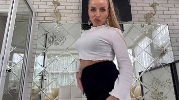 Sexy cougar spreads her legs starts to rub pussy then fucks her hard with a vibrator till she gets a wet orgasm