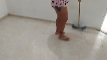 Esta Sirvienta Vino En Shorts Provocando No Hubo Manera Y Terminé Masturbándome Hasta Correrme En Su Gran Culo thumbnail