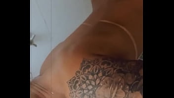 Vem tomar banho comigo •link nos comentários ⬇️