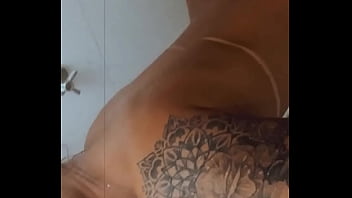 Vem tomar banho comigo •link nos comentários ⬇️