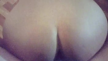 Mientras mi novia no esta yo y su amiga cogemos duro toda la noche ¡que gran culo