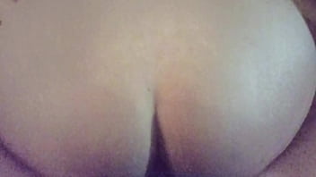 Mientras mi novia no esta yo y su amiga cogemos duro toda la noche ¡que gran culo