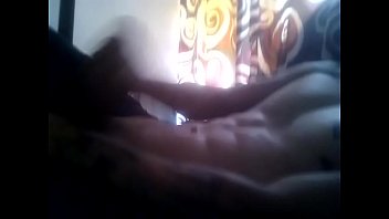 Masturbandome mientras veo tv