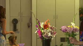 Dee spreads her legs for some quality head