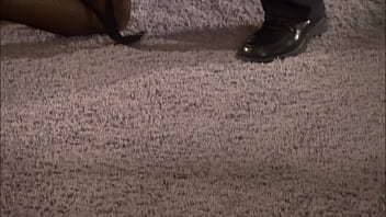 Dee spreads her legs for some quality head