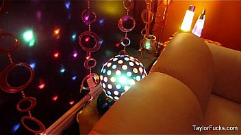 Taylor vixen behind the scenes