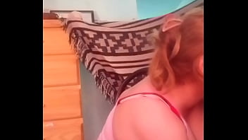 Me la mamo cuando nos ven por webcam y luego se sienta arriba mio y nos besamos