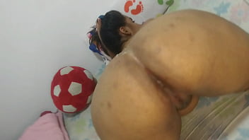 Latina cachonda gimiendo en tu polla