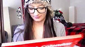 Babe pikpik flashing ass on webcam