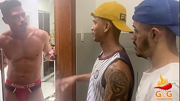 Troca De Casais Entre Dotados Dos Novos Vizinhos thumbnail