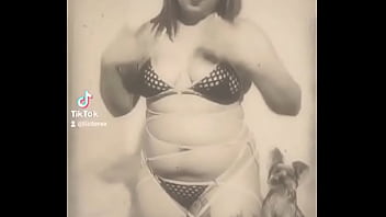 Dale mucho amor a esta publicación y sígueme en tik tok #porno #curvygirlsvip #plussizegirl #xvideosِ #p