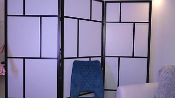 The beauty wanted to hang out after the club and continued it at home with a webcam