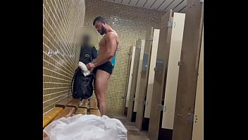 Flagra De Banheirao Com Segurança thumbnail