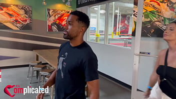 It's complicated episode 1 k1 race and ice cream