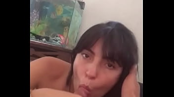 Engolindo o pauzão inteiro Engolindo o pauzão inteiro