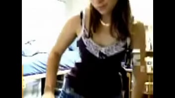 Hairy pussy stripping on the webcam