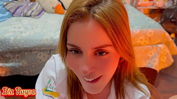 Técnica em enfermagem chega em casa e encontra a rola enorme do marido