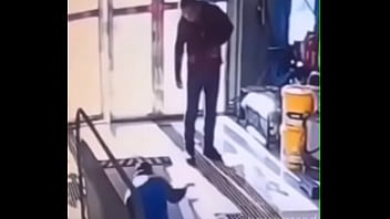 Novinho caindo na mulher