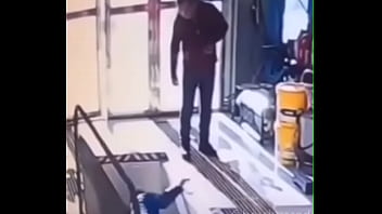 Novinho caindo na mulher