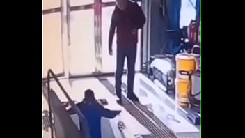 Novinho caindo na mulher