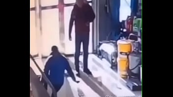 Novinho caindo na mulher