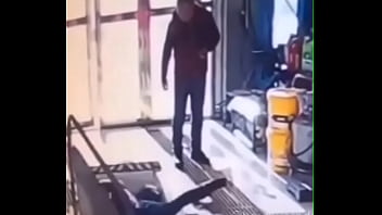 Novinho caindo na mulher