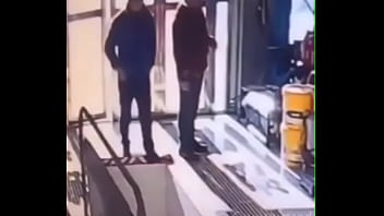 Novinho caindo na mulher