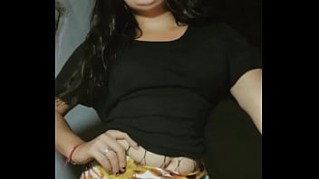 Bailando una canción de karol g