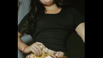 Bailando una canción de karol g