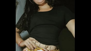 Bailando una canción de karol g