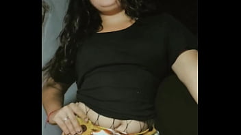 Bailando una canción de karol g