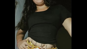 Bailando una canción de karol g