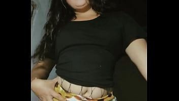 Bailando una canción de karol g