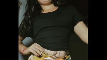 Bailando una canción de karol g