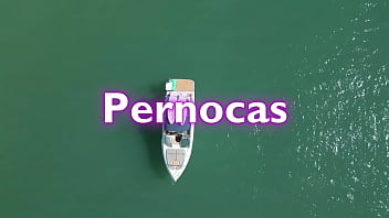 Drone flagra casal em sexo na lancha em alto mar