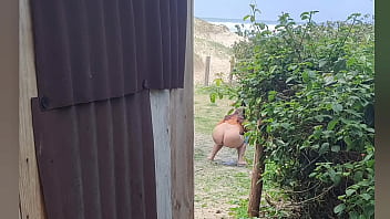 Me pegou no flagra e ganhou uma mamada gostosa