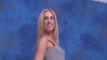 Experienced cutie gives head