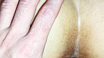 Increíble novio en video real usa todos los augeritos y le da un anal cremoso a su joven hermanastra