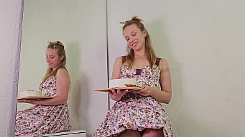 Let's destroy the cake would you lick it from my feet