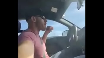 Dirigindo E Fumando thumbnail