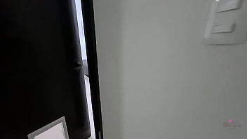 No le vayas a decir a mi esposo de esto