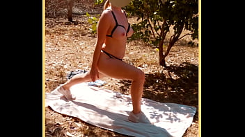 Milf heads outdoors for nude public yoga