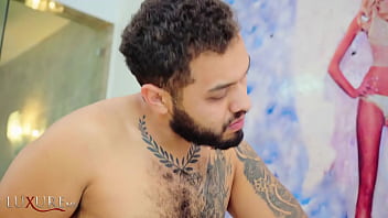 Fanny disfruta de su empleado